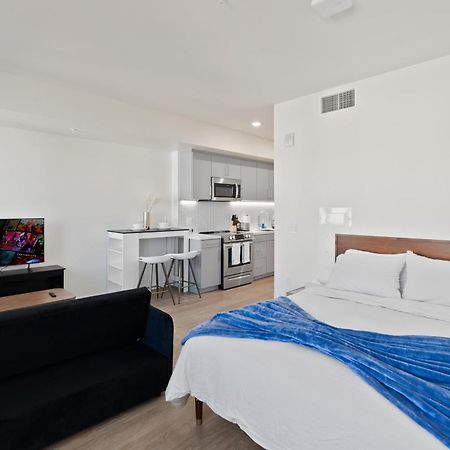 Bright Studio On Sunset Blvd, Free Parking, Gym, And Pool Лос-Анджелес Экстерьер фото