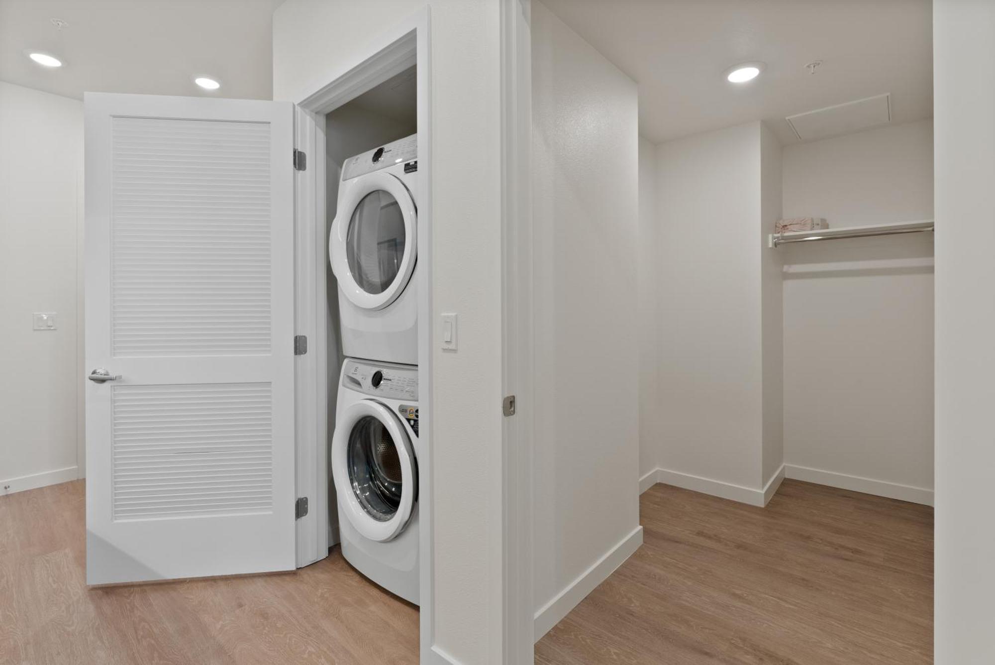 Bright Studio On Sunset Blvd, Free Parking, Gym, And Pool Лос-Анджелес Экстерьер фото