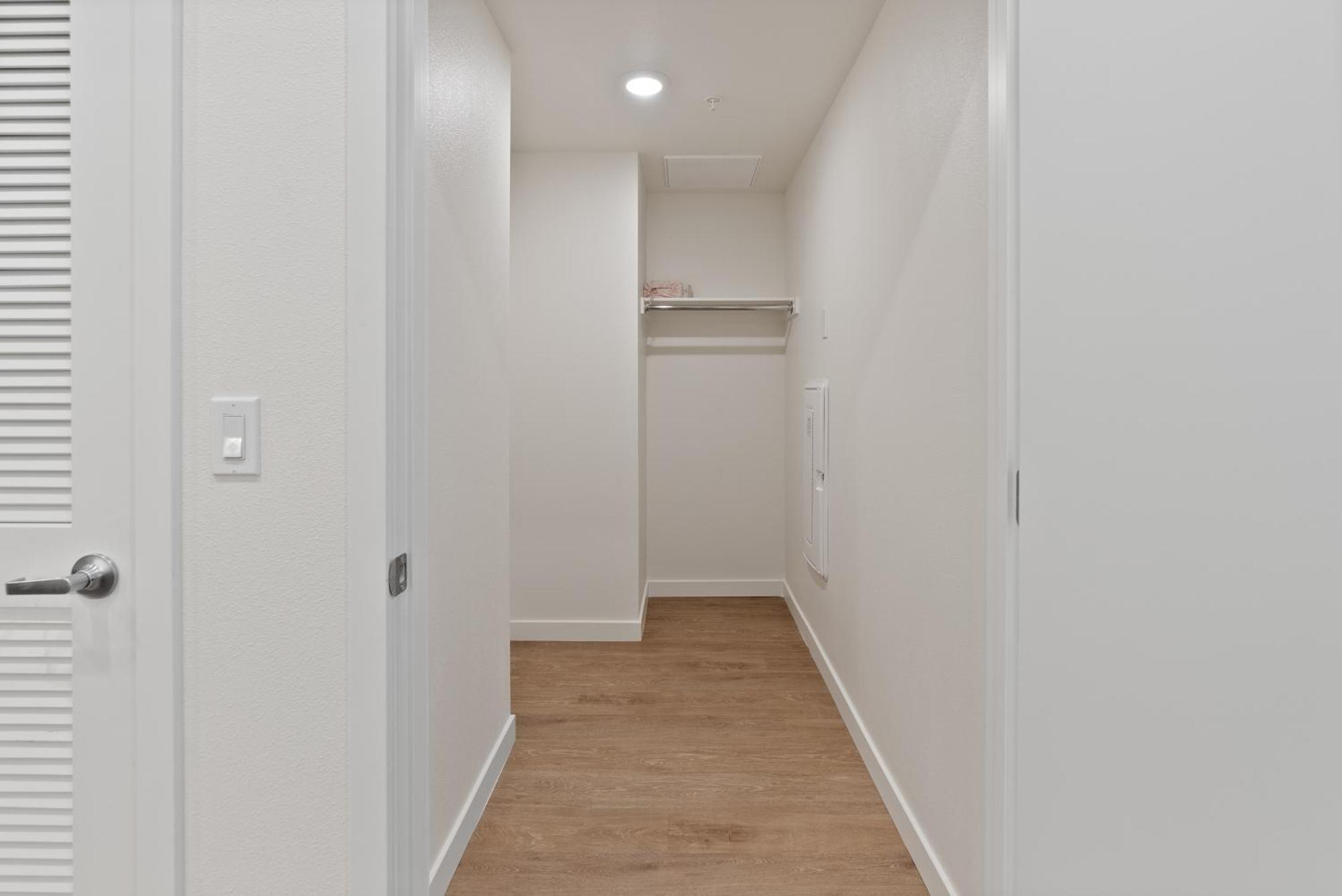 Bright Studio On Sunset Blvd, Free Parking, Gym, And Pool Лос-Анджелес Экстерьер фото